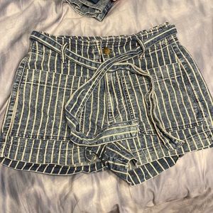 American eagle jean shorts!!